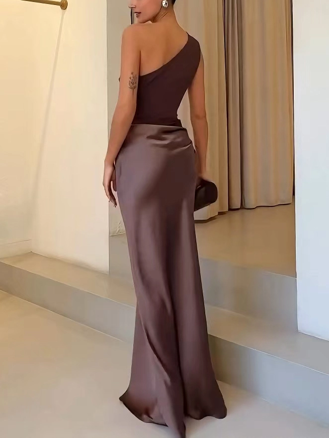 Laura | Vestido maxi de fiesta elegante con un hombro y pliegues