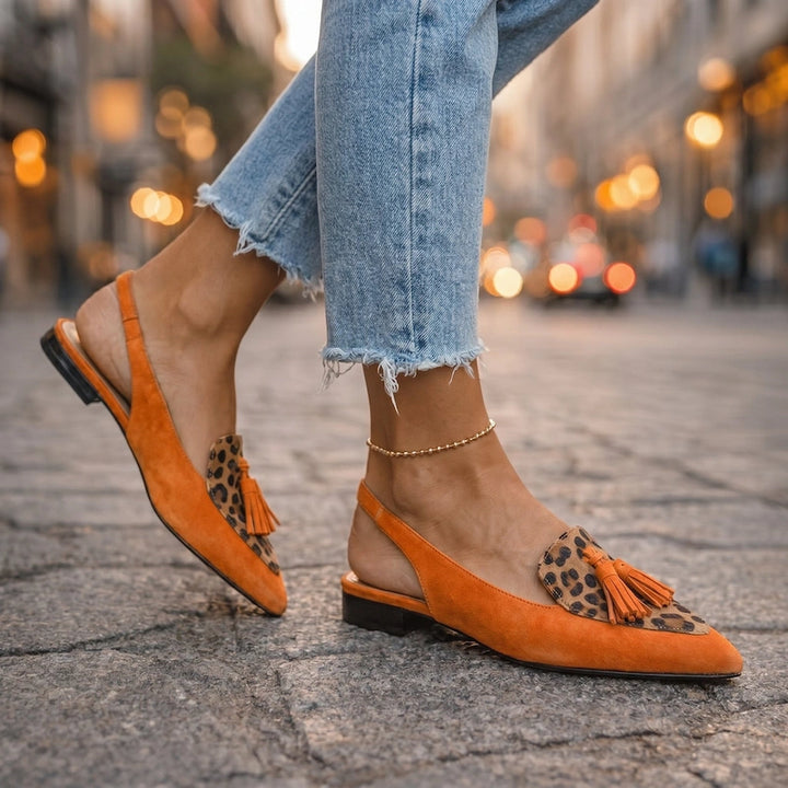 Lorena Sandalias con Tiras y Borlas